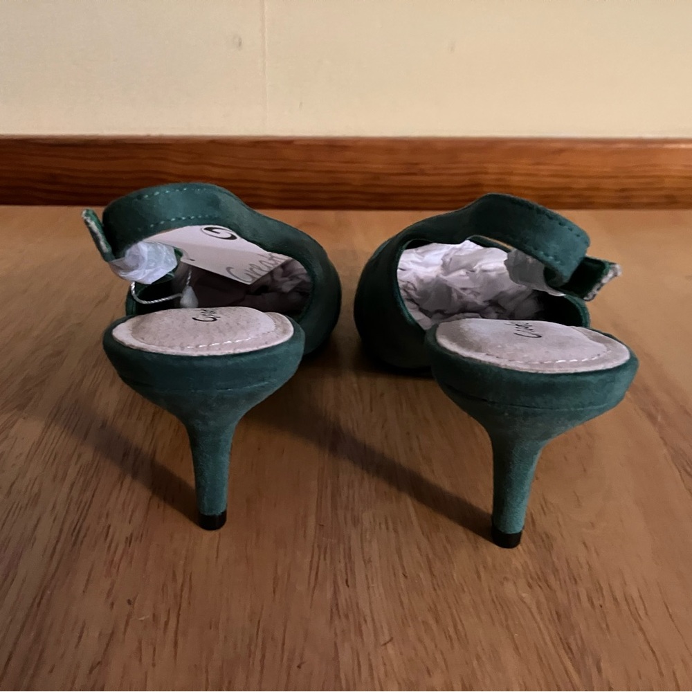 New Women’s heels, pumps, slingback shoes. Greatonu brand. Green faux suede. - Picture 7 of 11